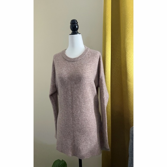 Banana Republic Wool Blend Sweater - Picture 3 of 8